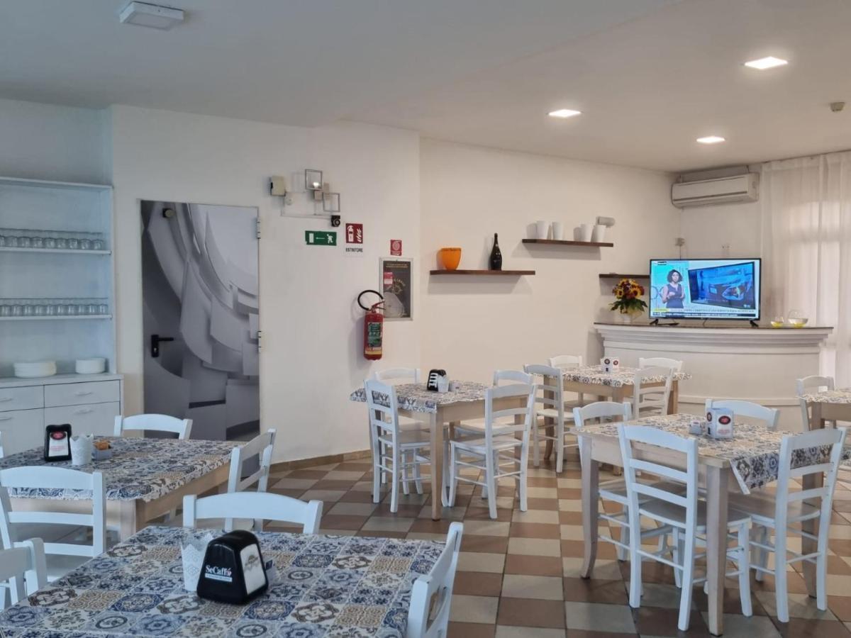 Hotel Rivabella 达沃利 外观 照片