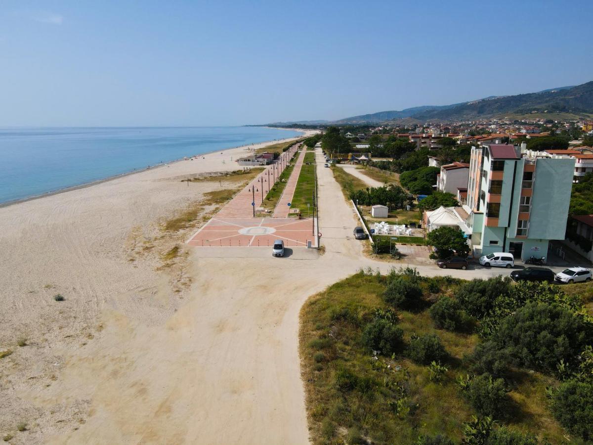 Hotel Rivabella 达沃利 外观 照片