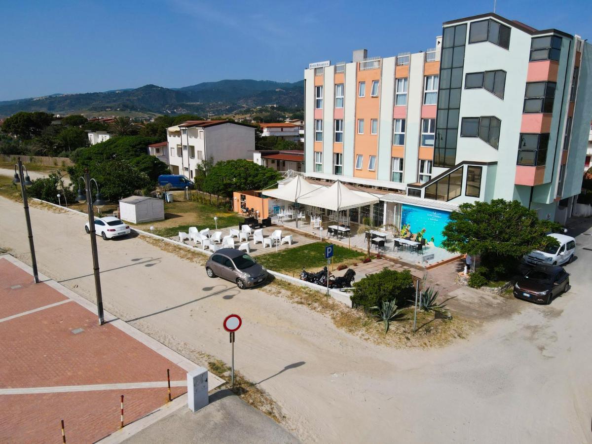 Hotel Rivabella 达沃利 外观 照片