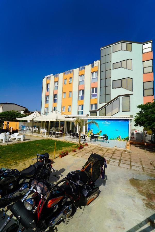 Hotel Rivabella 达沃利 外观 照片